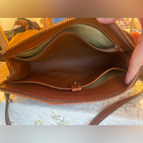 Dooney & Bourke cross body bag - Picture 4 of 5